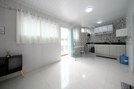 Cozinha e Área de Serviço de casa para alugar com 2 quartos, 125m² em Vila Matilde, São Paulo