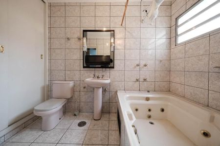 Casa para alugar com 125m², 2 quartos e 1 vagaBanheiro