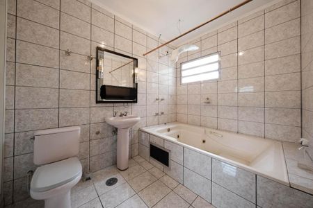 Casa para alugar com 125m², 2 quartos e 1 vagaBanheiro