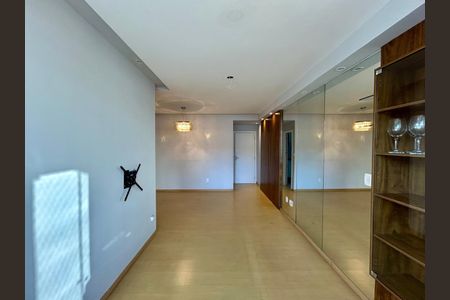 Apartamento para alugar com 77m², 3 quartos e 2 vagas