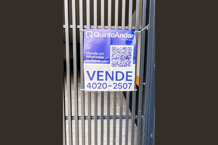 Placa de apartamento à venda com 2 quartos, 40m² em Vila Carmosina, São Paulo