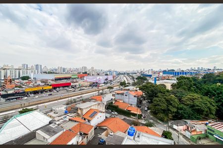 Vista de apartamento à venda com 2 quartos, 40m² em Vila Carmosina, São Paulo