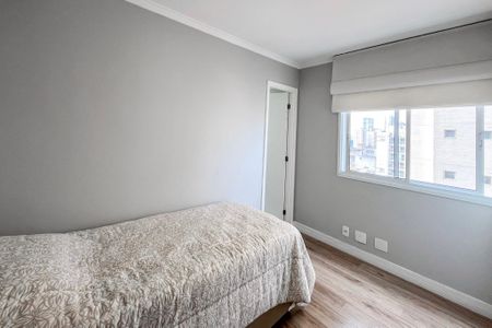 Apartamento à venda com 144m², 3 quartos e 3 vagas Apartamento à venda com 144m², 3 quartos e 3 vagasSuíte 2