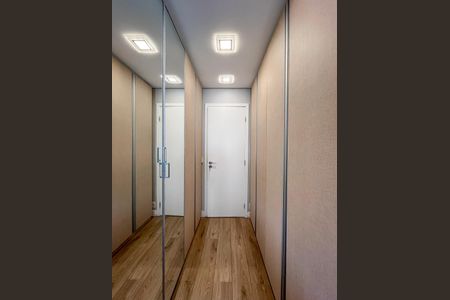 Apartamento à venda com 144m², 3 quartos e 3 vagas Apartamento à venda com 144m², 3 quartos e 3 vagasCloset da suíte 1
