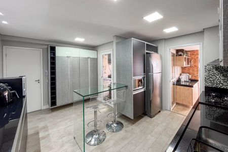Apartamento à venda com 144m², 3 quartos e 3 vagas Apartamento à venda com 144m², 3 quartos e 3 vagasCozinha
