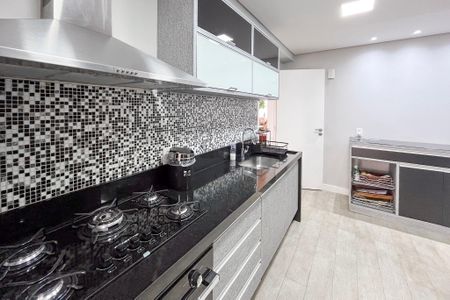 Apartamento à venda com 144m², 3 quartos e 3 vagas Apartamento à venda com 144m², 3 quartos e 3 vagasCozinha