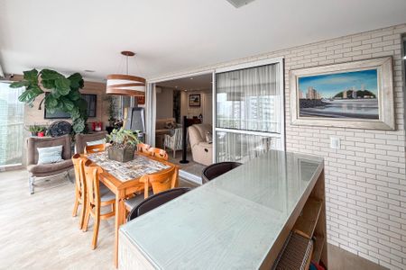 Apartamento à venda com 144m², 3 quartos e 3 vagas Apartamento à venda com 144m², 3 quartos e 3 vagasVaranda gourmet