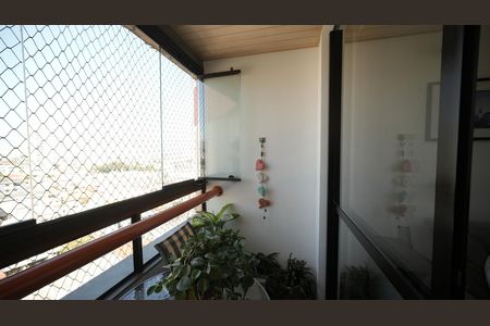 Apartamento à venda com 81m², 2 quartos e 2 vagasVaranda da Sala