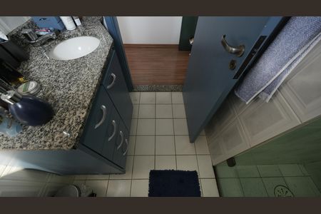 Apartamento à venda com 81m², 2 quartos e 2 vagasBanheiro da Suíte
