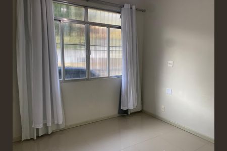 Apartamento para alugar com 72m², 2 quartos e 1 vaga