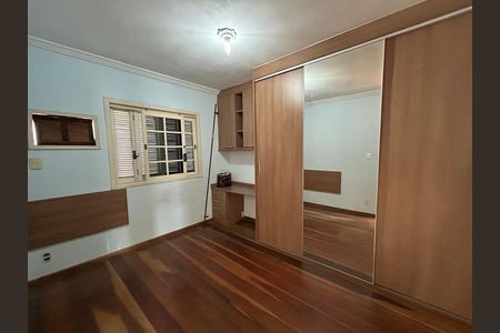 Casa para alugar com 160m², 3 quartos e 3 vagasQuarto 1