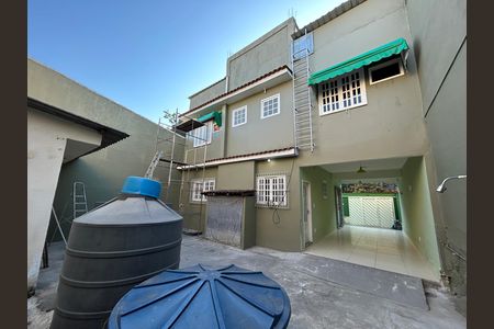 Área externa de casa para alugar com 3 quartos, 160m² em Madureira, Rio de Janeiro