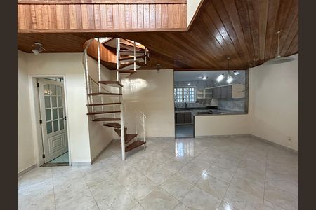 Casa para alugar com 160m², 3 quartos e 3 vagasSala