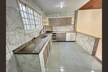 Casa para alugar com 160m², 3 quartos e 3 vagasCozinha