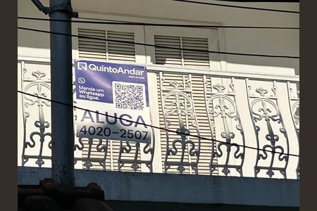 Casa para alugar com 160m², 3 quartos e 3 vagasFachada + placa