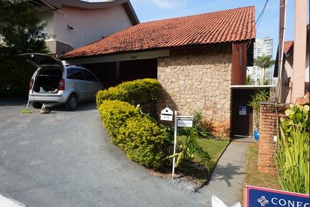 Casa de condomínio para alugar com 290m², 3 quartos e 3 vagasFachada