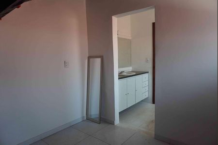 Casa de condomínio para alugar com 290m², 3 quartos e 3 vagasBanheiro da Suíte 2