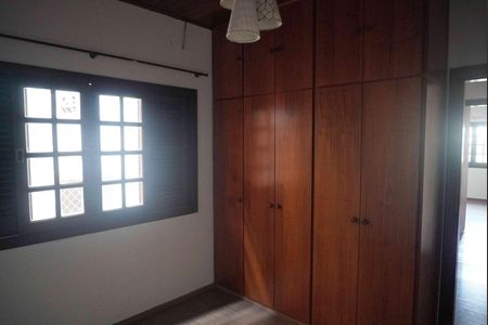 Casa de condomínio para alugar com 290m², 3 quartos e 3 vagasQuarto 2