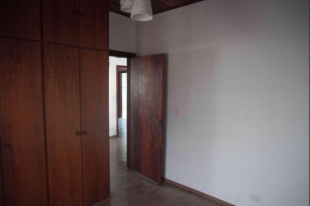Casa de condomínio para alugar com 290m², 3 quartos e 3 vagasQuarto 2