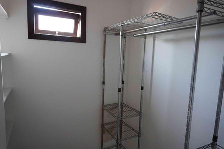 Casa de condomínio para alugar com 290m², 3 quartos e 3 vagasCloset da suíte 1