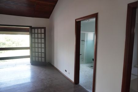 Casa de condomínio para alugar com 290m², 3 quartos e 3 vagasSuite 