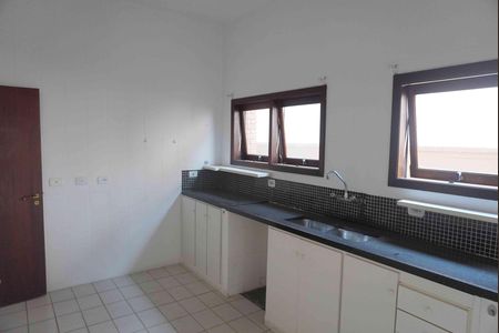 Casa de condomínio para alugar com 290m², 3 quartos e 3 vagasCozinha