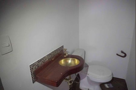 Casa de condomínio para alugar com 290m², 3 quartos e 3 vagasLavabo