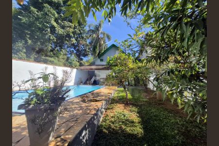 Casa à venda com 238m², 3 quartos e 3 vagas