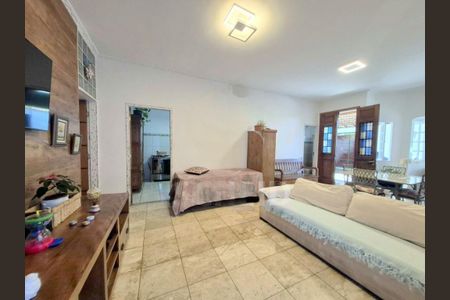 Casa à venda com 238m², 3 quartos e 3 vagas