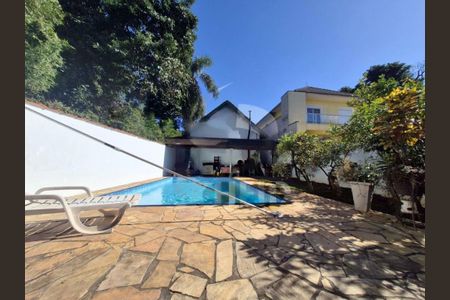 Casa à venda com 238m², 3 quartos e 3 vagas