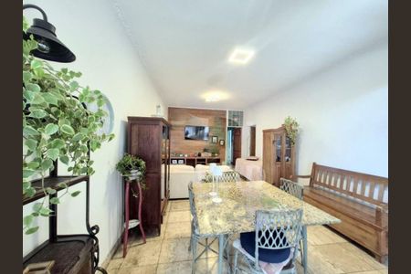 Casa à venda com 238m², 3 quartos e 3 vagas