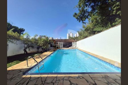Casa à venda com 238m², 3 quartos e 3 vagas