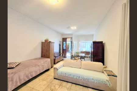Casa à venda com 238m², 3 quartos e 3 vagas
