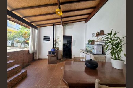 Casa à venda com 238m², 3 quartos e 3 vagas