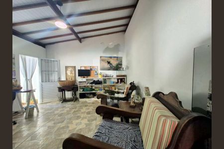 Casa à venda com 238m², 3 quartos e 3 vagas