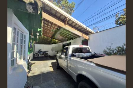 Casa à venda com 238m², 3 quartos e 3 vagas