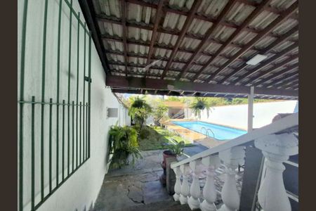 Casa à venda com 238m², 3 quartos e 3 vagas