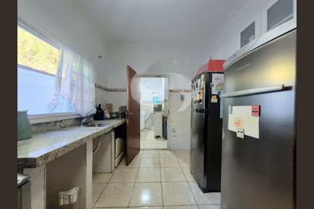 Casa à venda com 238m², 3 quartos e 3 vagas