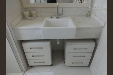 Apartamento para alugar com 182m², 4 quartos e 2 vagas