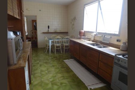 Apartamento para alugar com 182m², 4 quartos e 2 vagas