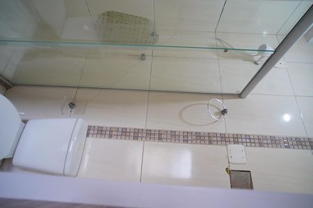 Banheiro social de apartamento para alugar com 1 quarto, 24m² em Bela Vista, Porto Alegre