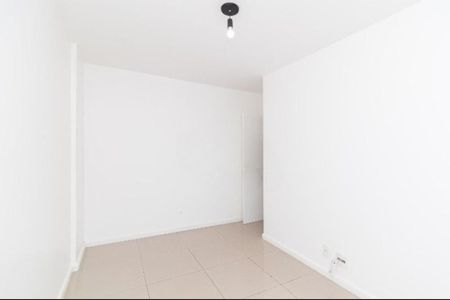 Quarto 1 de apartamento para alugar com 2 quartos, 55m² em Passo d’Areia, Porto Alegre