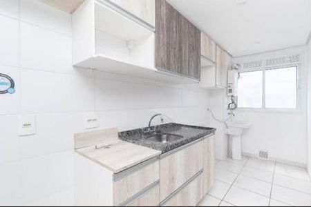 Cozinha de apartamento para alugar com 2 quartos, 55m² em Passo d’Areia, Porto Alegre