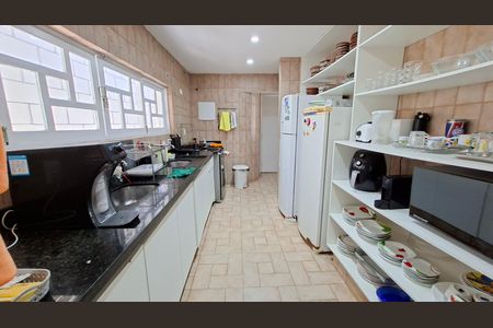 Casa para alugar com 450m², 4 quartos e 4 vagas Casa para alugar com 450m², 4 quartos e 4 vagasCozinha