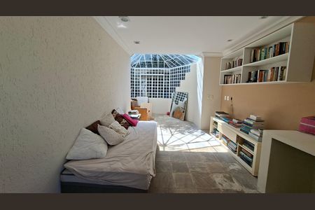 Casa para alugar com 450m², 4 quartos e 4 vagas Casa para alugar com 450m², 4 quartos e 4 vagasSala 3