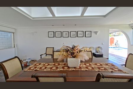 Casa para alugar com 450m², 4 quartos e 4 vagas Casa para alugar com 450m², 4 quartos e 4 vagasSala 2