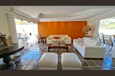 Casa para alugar com 450m², 4 quartos e 4 vagas Casa para alugar com 450m², 4 quartos e 4 vagasSala 1