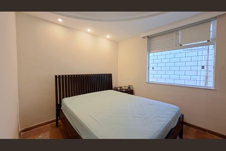 Casa para alugar com 450m², 4 quartos e 4 vagas Casa para alugar com 450m², 4 quartos e 4 vagasQuarto 1