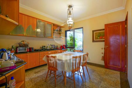 Apartamento à venda com 275m², 4 quartos e 4 vagas
