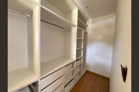 Casa para alugar com 100m², 6 quartos e 3 vagas